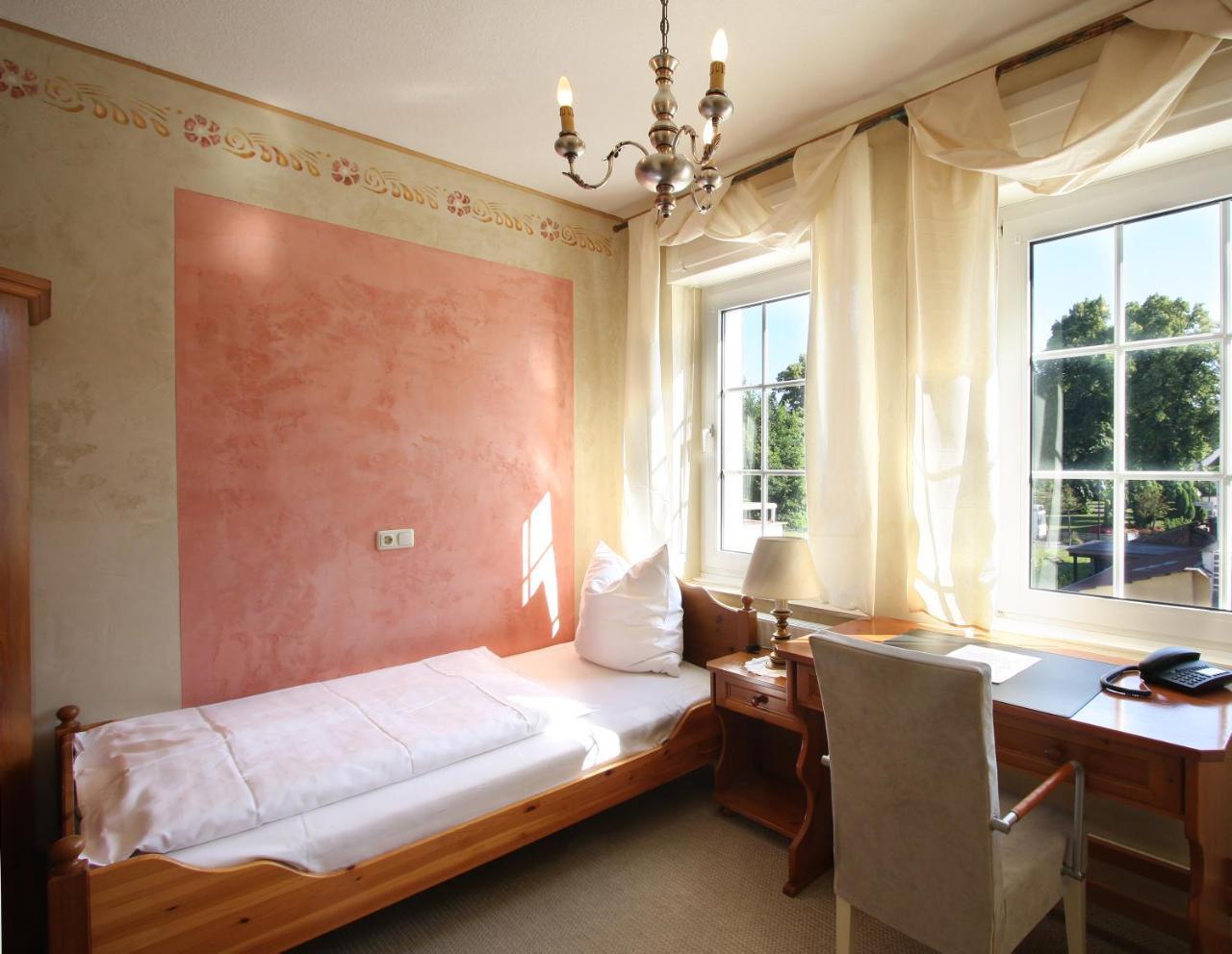 Hotel-Restaurant Saelzerhof Salzkotten 外观 照片